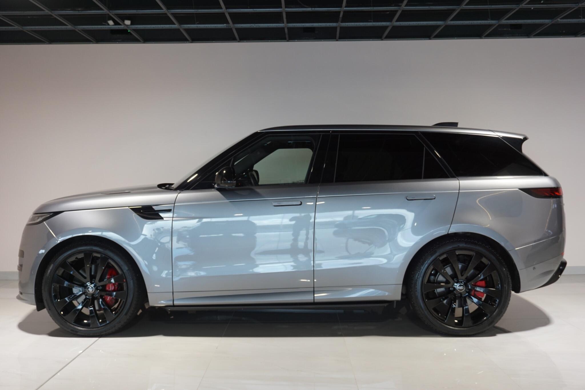 Land Rover Range Rover Sport 3.0 D300 MHEV Dynamic SE SUV 5dr Diesel Auto 4WD Euro 6 (s/s) (300 ps)